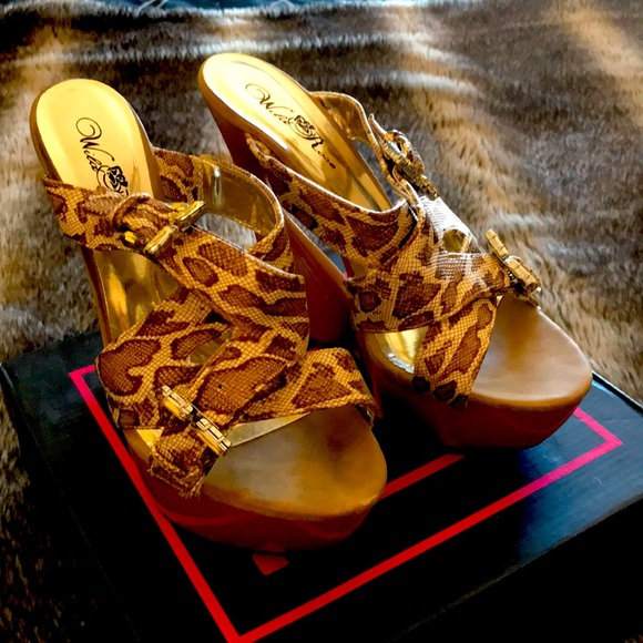 Women heels - Picture 1 of 5